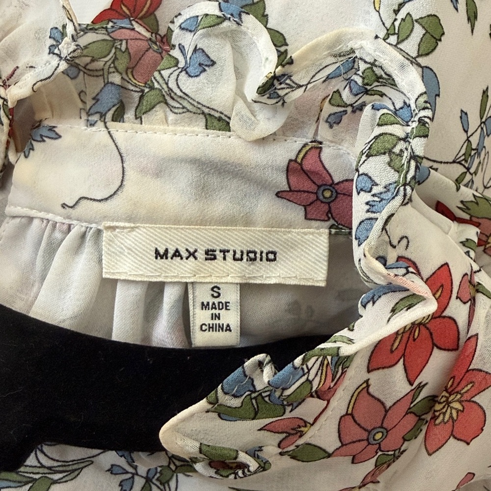 Max Studio Floral Ruffle Cold Shoulder Top - Picture 3 of 6